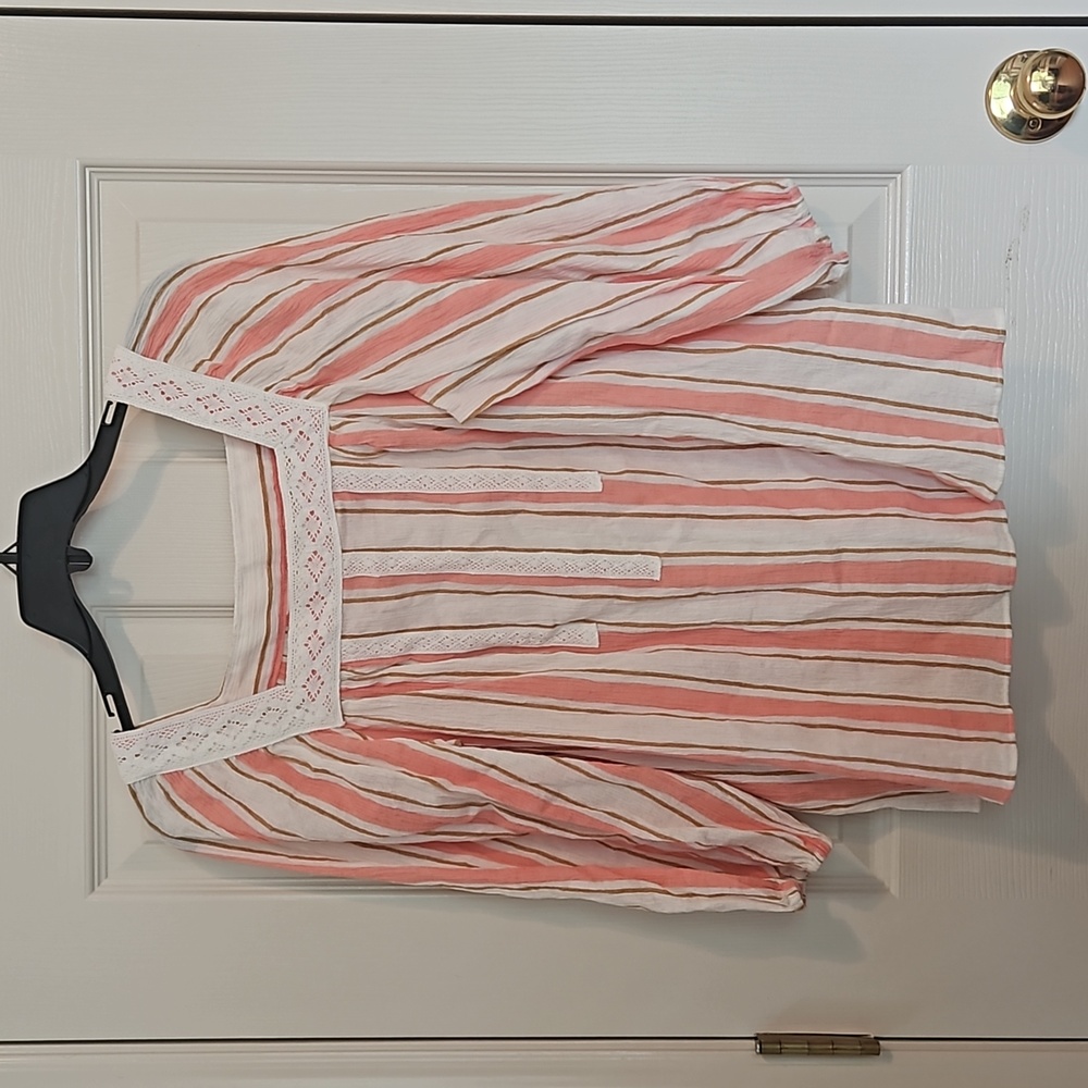 NWT Lauren Conrad Peasant Top